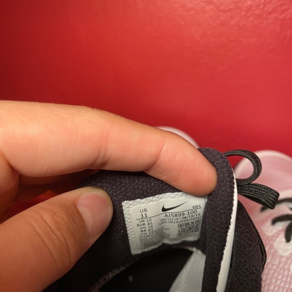 Shoes - Picture 3 of 4